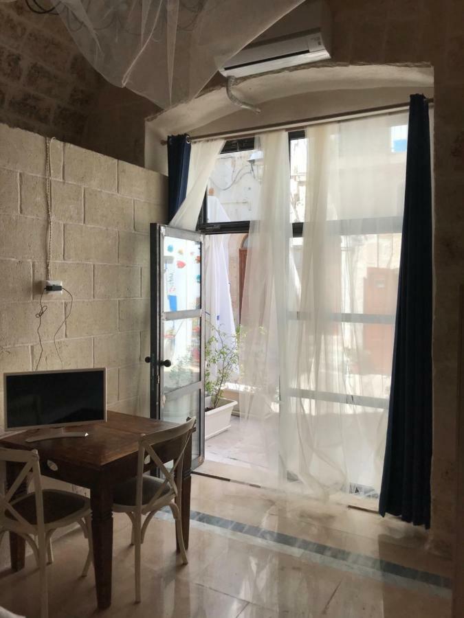 モノーポリ Casa Emma Bed & Breakfast エクステリア 写真